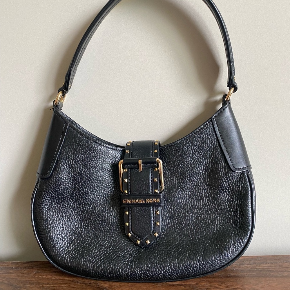 Micheal Kors Black leather bag.